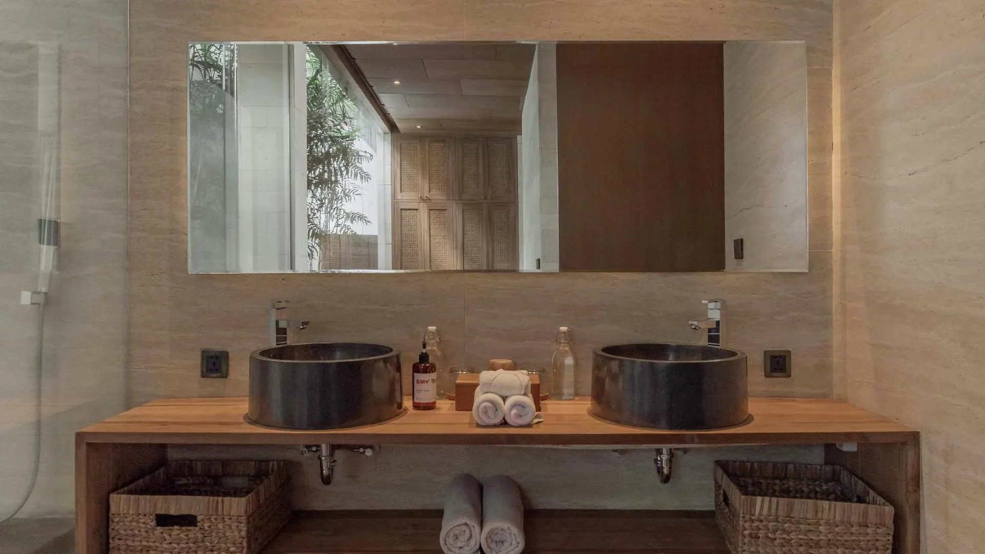 Villa Boya - 6Br Luxury Oasis In Central Berawa Canggu