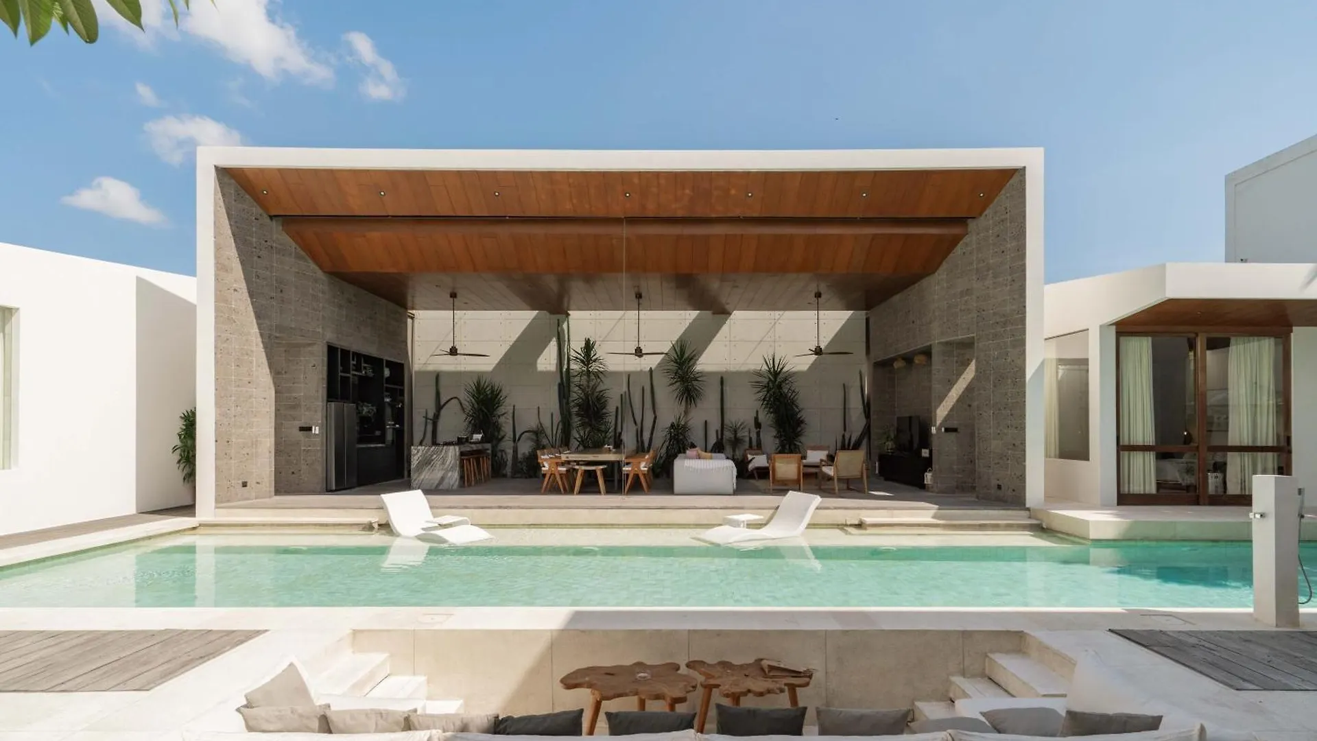 Villa Boya - 6Br Luxury Oasis In Central Berawa location