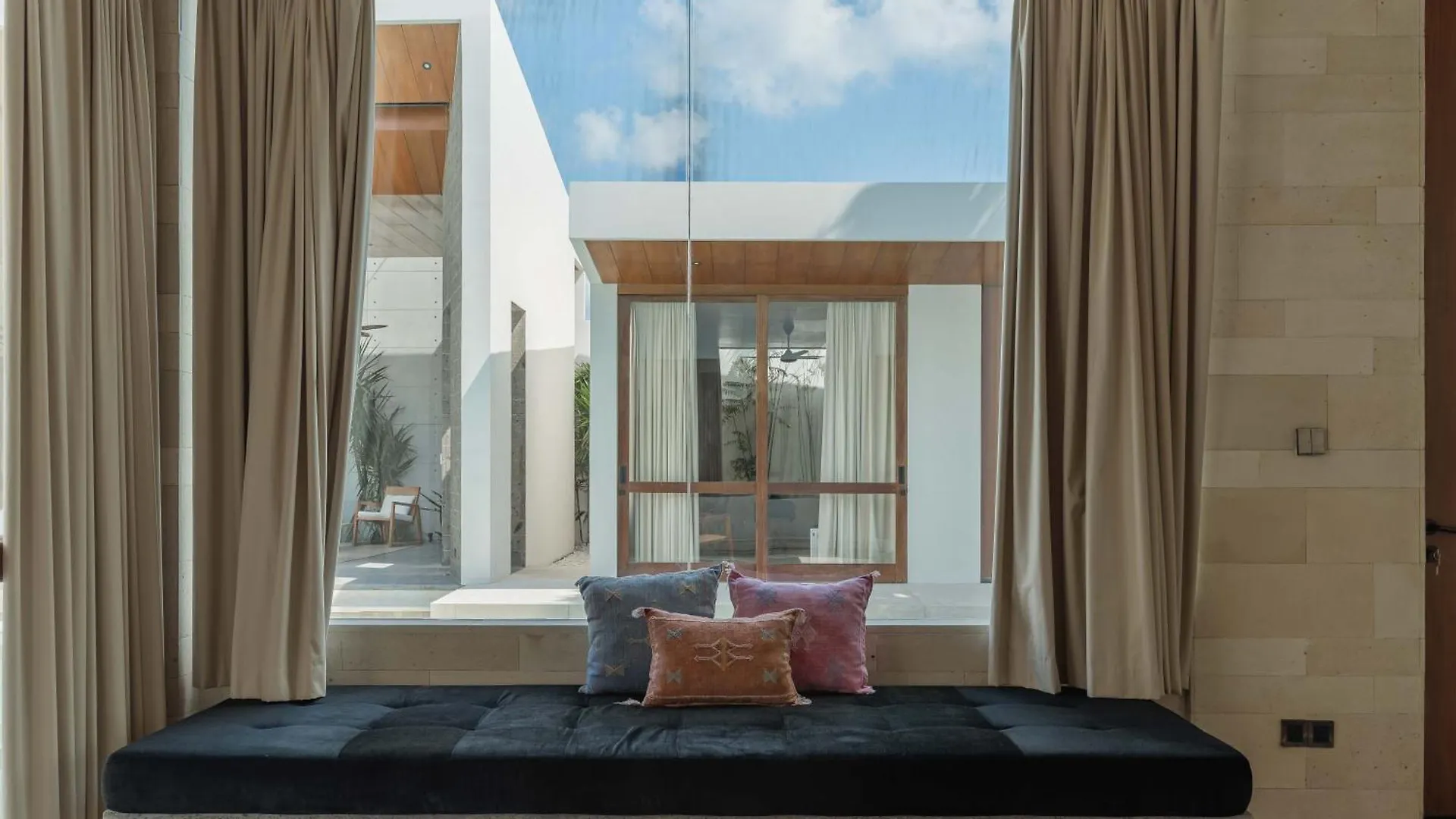 Villa Boya - 6Br Luxury Oasis In Central Berawa Canggu